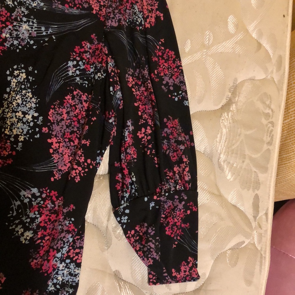 Floral blouse - Picture 3 of 3